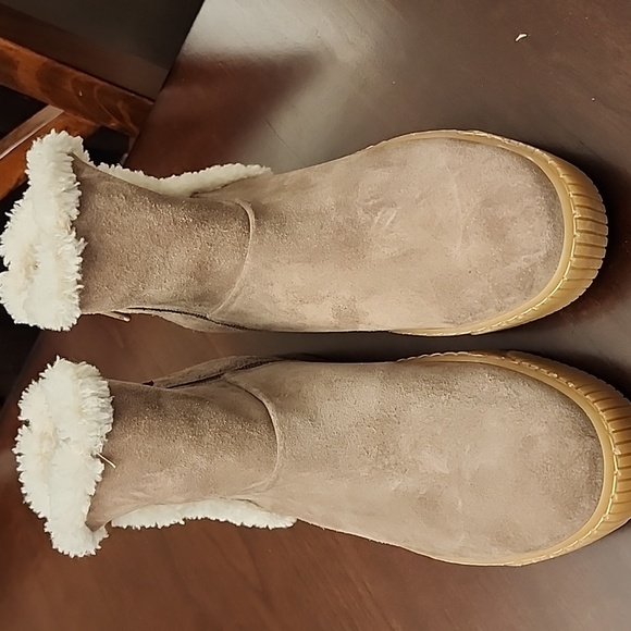 Eric Michael Women's Oregon Lace-Up Suede Ankle Boots sz 37 (6.5-7) - Picture 1 of 8